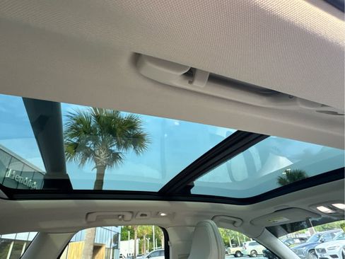 Used 2022 Volvo XC60 B5 Inscription w/ Protection Package Premier image 32