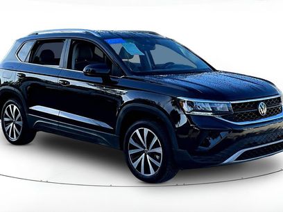 Certified 2023 Volkswagen Taos SE w/ Panoramic Sunroof Package