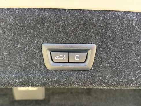 Used 2025 BMW 330i xDrive Sedan w/ M Sport Package image 16