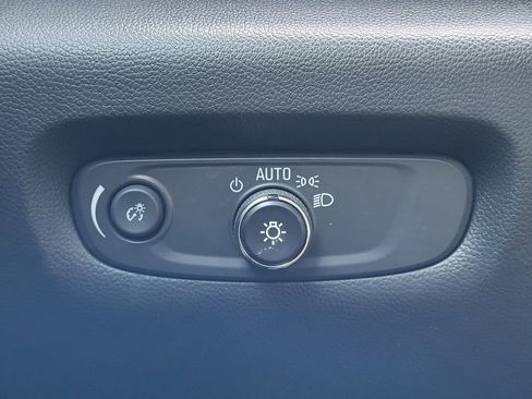 Used 2023 Chevrolet Traverse High Country image 19