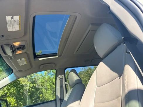 Used 2015 Toyota Sienna Limited Premium AWD/4WD image 3