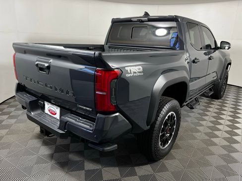 Used 2025 Toyota Tacoma TRD Off-Road w/ TRD Off Road Premium Package AWD/4WD image 5