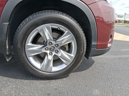 Used 2017 Toyota Highlander Limited AWD/4WD image 5