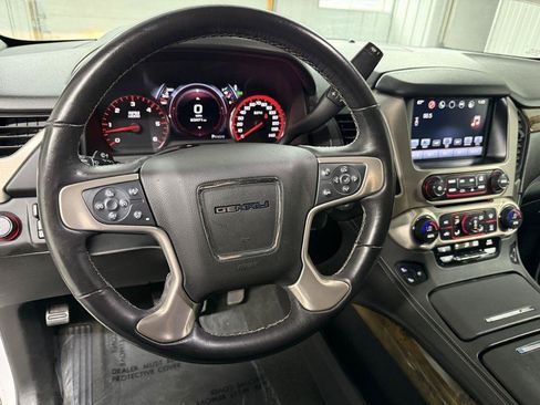 Used 2016 GMC Yukon XL Denali w/ Open Road Package AWD/4WD image 16