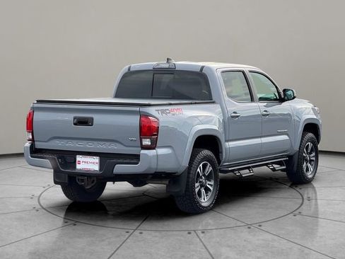 Certified 2019 Toyota Tacoma TRD Sport AWD/4WD image 6