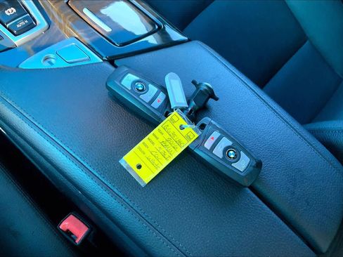 Used 2016 BMW 528i Sedan image 14