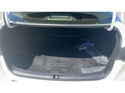 Used 2022 Toyota Corolla LE FWD image 19