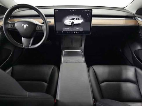 Used 2023 Tesla Model 3 Standard Range image 13