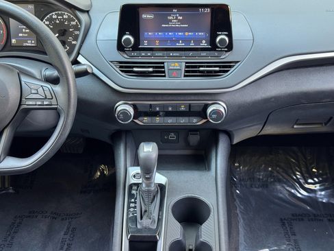 Used 2023 Nissan Altima 2.5 S FWD image 21