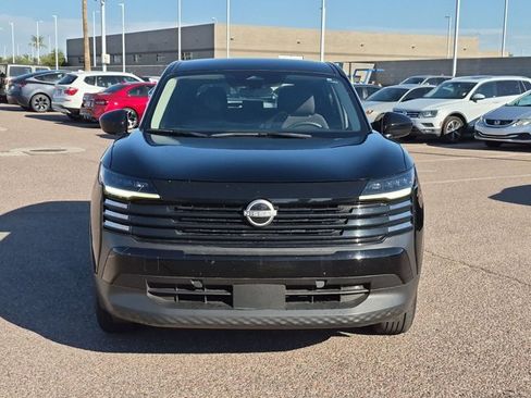 Used 2025 Nissan Kicks SV FWD image 2
