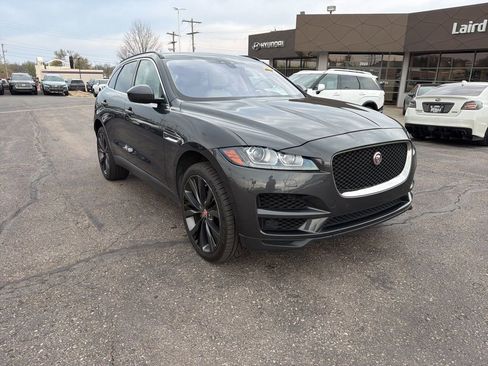 Used 2020 Jaguar F-PACE Prestige image 3