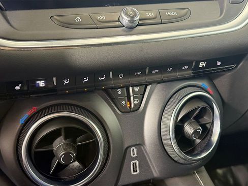 Used 2024 Chevrolet Blazer LT w/ Convenience Package image 14