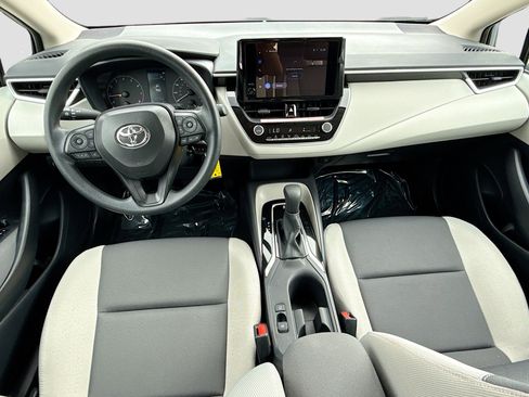 Used 2025 Toyota Corolla LE image 15