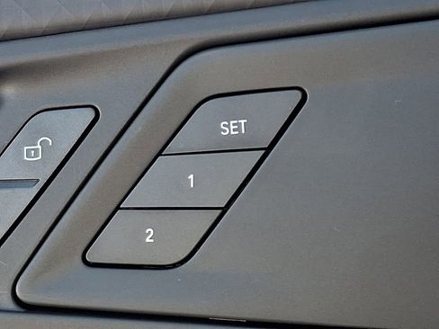 Used 2026 BMW X2 xDrive28i w/ Technology Package image 26