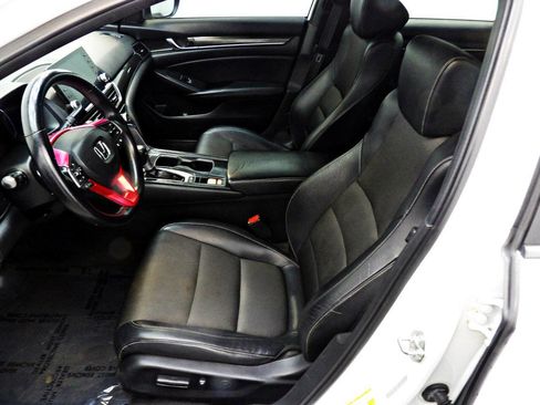 Used 2018 Honda Accord Sport image 8