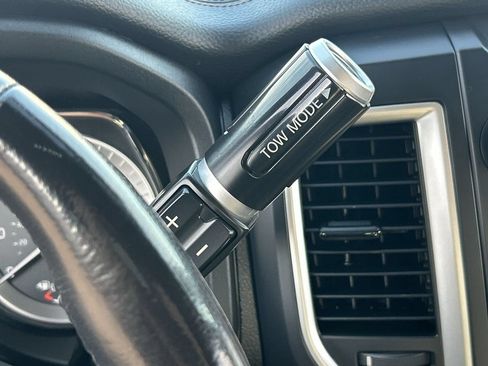 Used 2019 Nissan Titan SL w/ Midnight Edition AWD/4WD image 26
