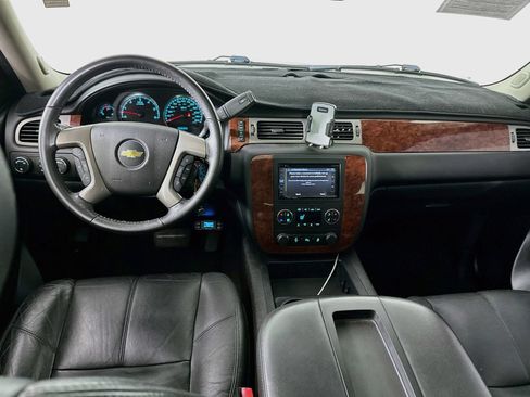 Used 2013 Chevrolet Tahoe LT w/ Luxury Package AWD/4WD image 24