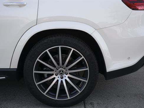 Used 2024 Mercedes-Benz GLS 450 4MATIC image 42