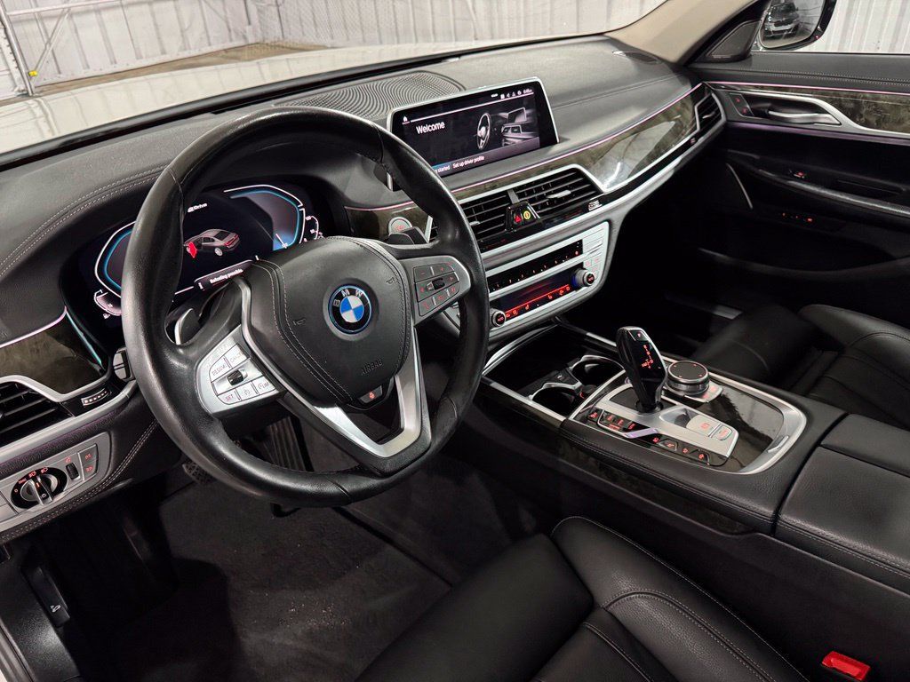 Used 2022 BMW 745e xDrive AWD/4WD image 22
