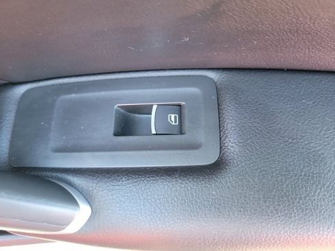 Certified 2022 Volkswagen Passat 2.0T image 9