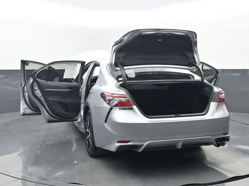 Used 2024 Toyota Camry SE image 36