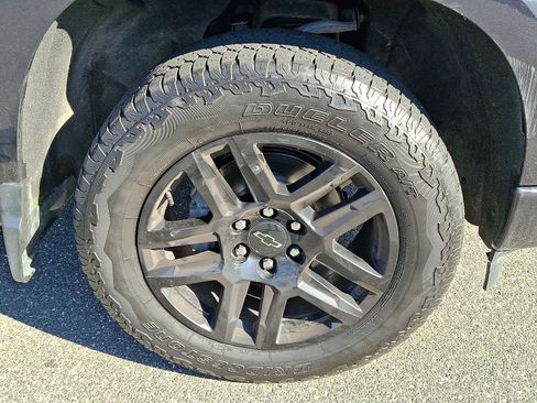 Used 2022 Chevrolet Silverado 1500 Custom image 8