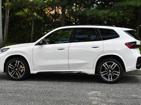 Used 2023 BMW X1 xDrive28i w/ Premium Package AWD/4WD image 4