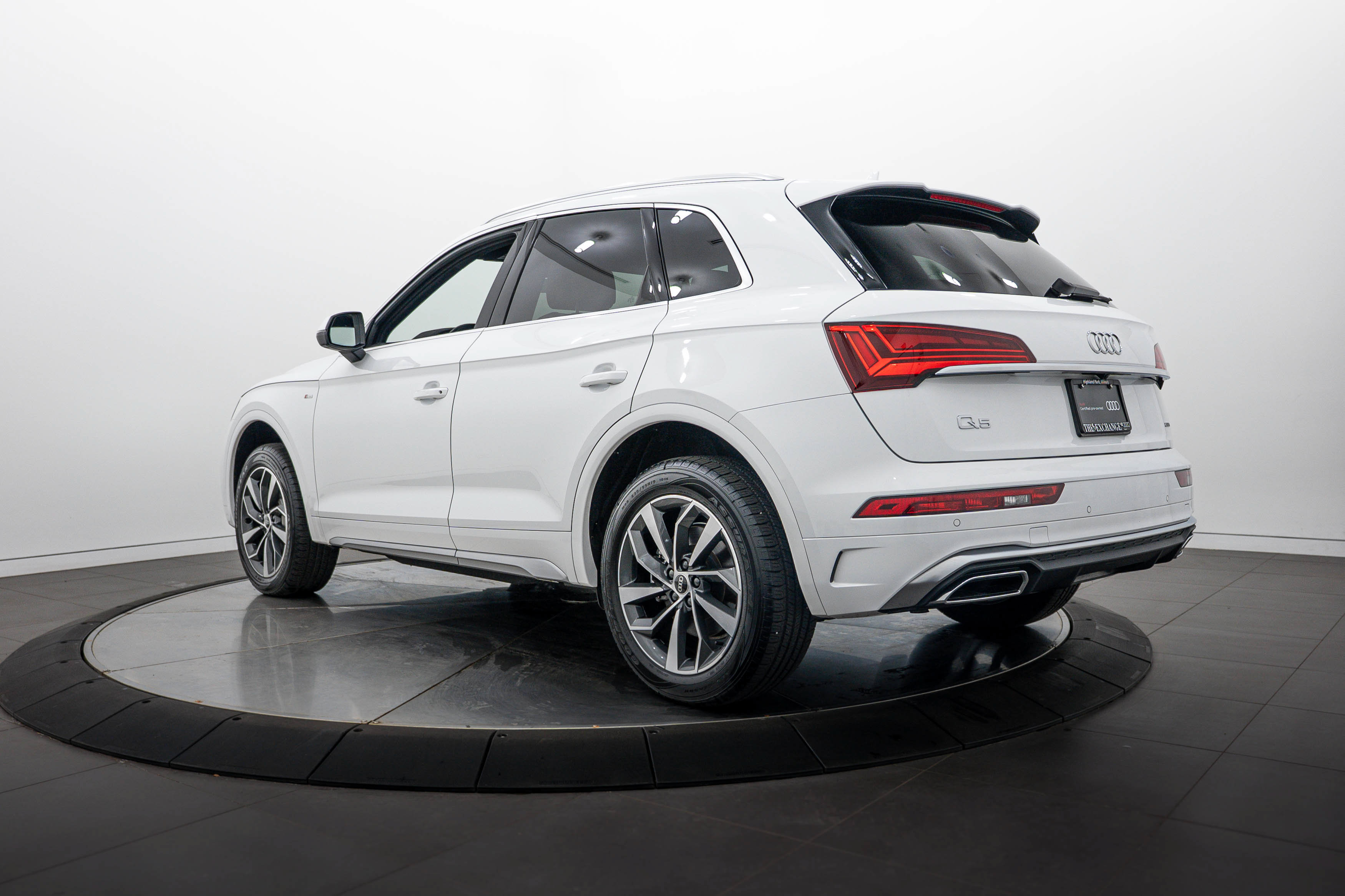 Certified 2024 Audi Q5 2.0T Premium Plus AWD/4WD image 5