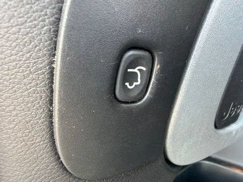 Used 2015 Jeep Cherokee Latitude w/ Comfort/Convenience Group AWD/4WD image 12