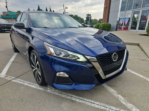 Used 2019 Nissan Altima 2.5 SR w/ SR Premium Package AWD/4WD image 4