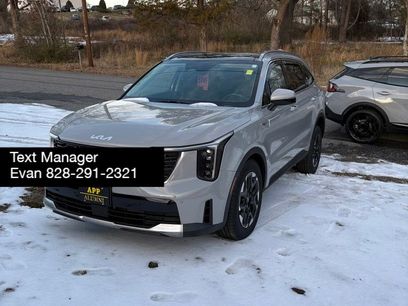 Used 2025 Kia Sorento S w/ Panoramic Sunroof Package