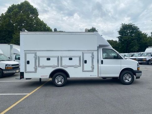 New 2025 Chevrolet Express 3500 w/ Power Convenience Package image 13