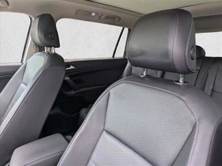 Used 2020 Volkswagen Tiguan SEL video 4
