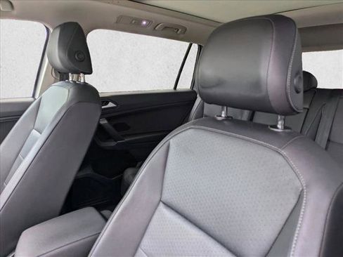 Used 2020 Volkswagen Tiguan SEL image 4