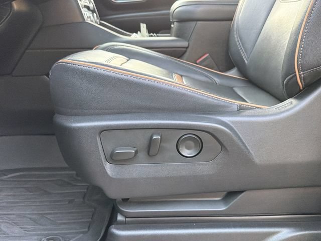 Used 2024 GMC Yukon XL AT4 AWD/4WD image 22