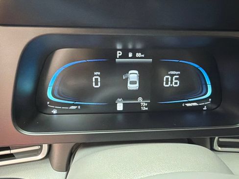 New 2026 Hyundai Elantra SE FWD image 24