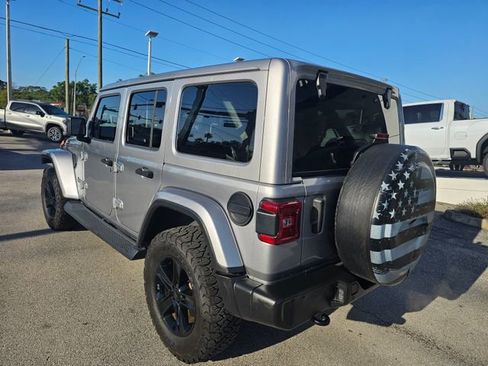 Used 2021 Jeep Wrangler Unlimited Sahara AWD/4WD image 3