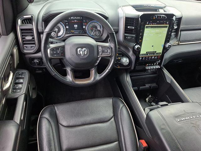 Used 2020 RAM 1500 Limited w/ Black Appearance Package AWD/4WD image 2