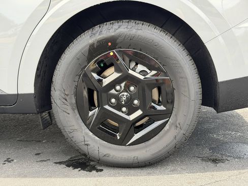 New 2027 Kia Carnival LX FWD image 12