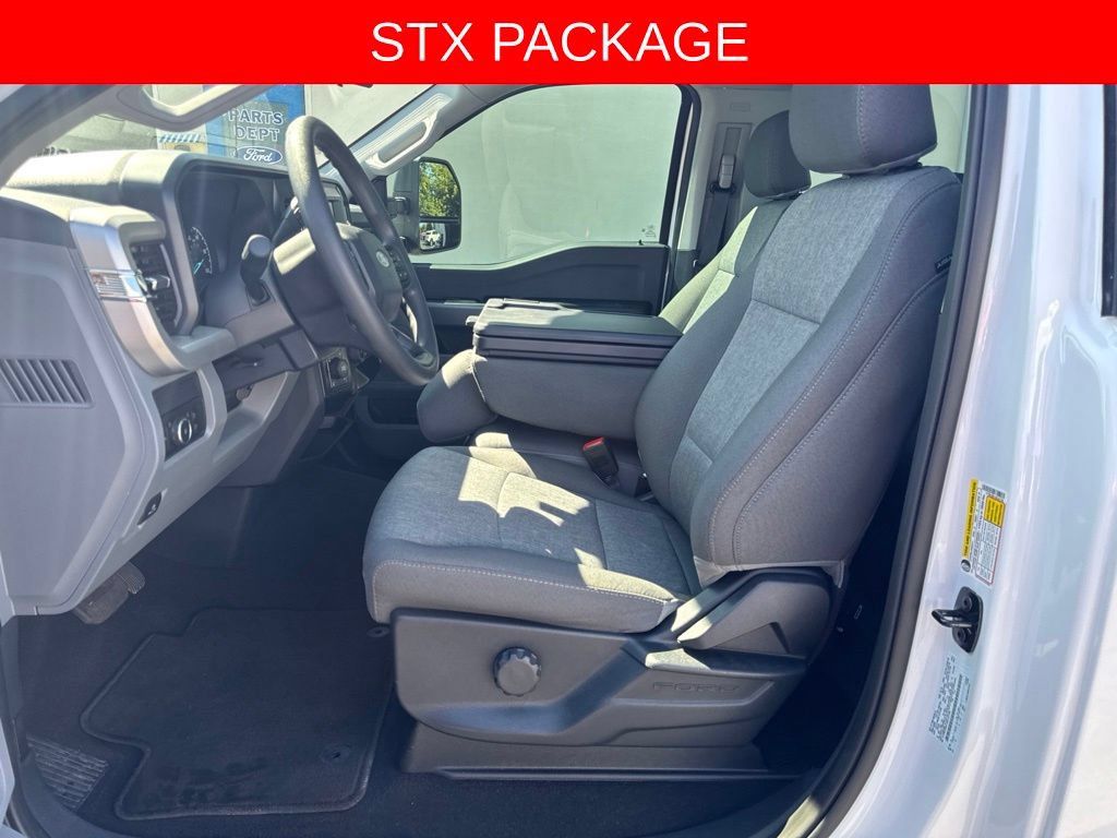 Certified 2025 Ford F250 XL w/ STX Appearance Package AWD/4WD image 2