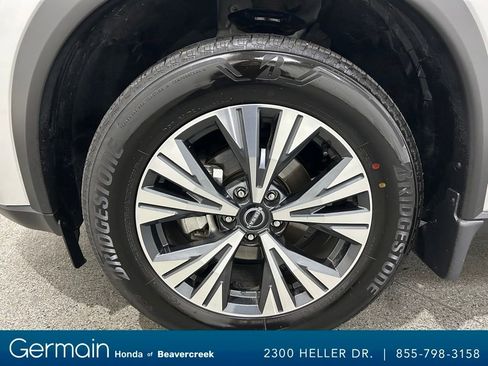 Used 2023 Nissan Rogue SV image 14