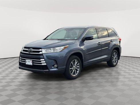 Used 2019 Toyota Highlander XLE w/ Protection Package #3 AWD/4WD image 3