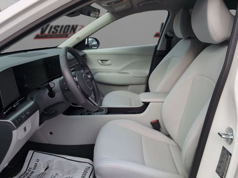 Used 2024 Hyundai Kona SEL image 9