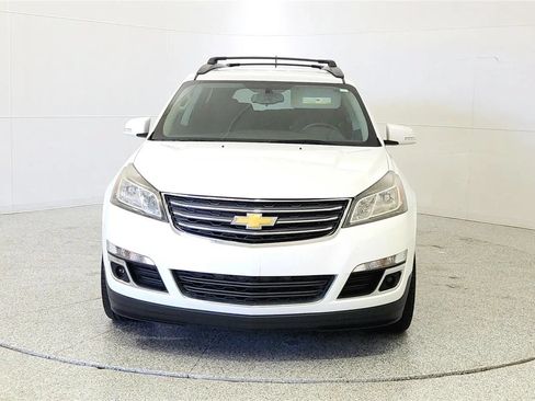 Used 2017 Chevrolet Traverse LT w/ Style and Technology Package FWD image 3