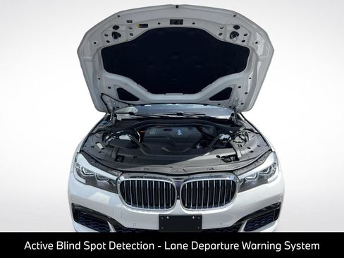 Used 2018 BMW 740e xDrive w/ M Sport Package AWD/4WD image 19