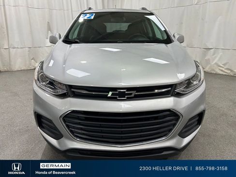 Used 2022 Chevrolet Trax LT w/ Driver Confidence Package AWD/4WD image 3
