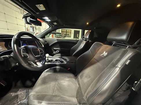Used 2016 Dodge Challenger R/T Scat Pack w/ Leather Interior Group image 12
