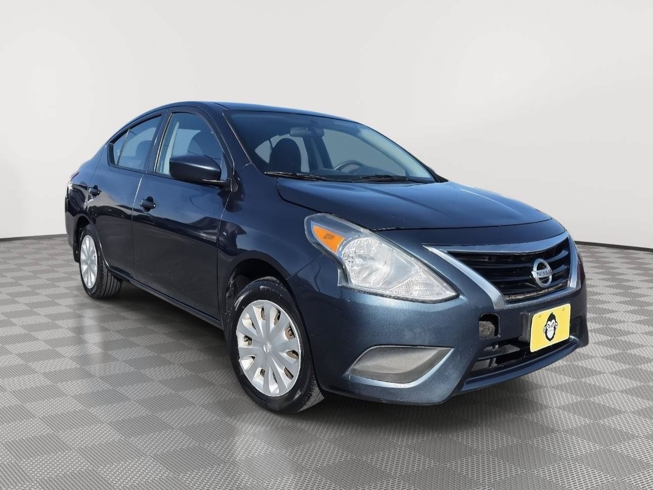 Used 2017 Nissan Versa S FWD image 3