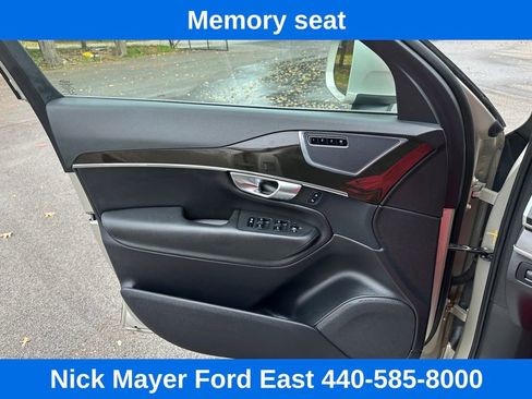 Used 2018 Volvo XC90 T6 Momentum w/ Convenience Package image 14