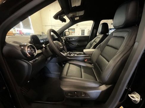 New 2026 Chevrolet Equinox LT w/ Convenience Package II AWD/4WD image 4